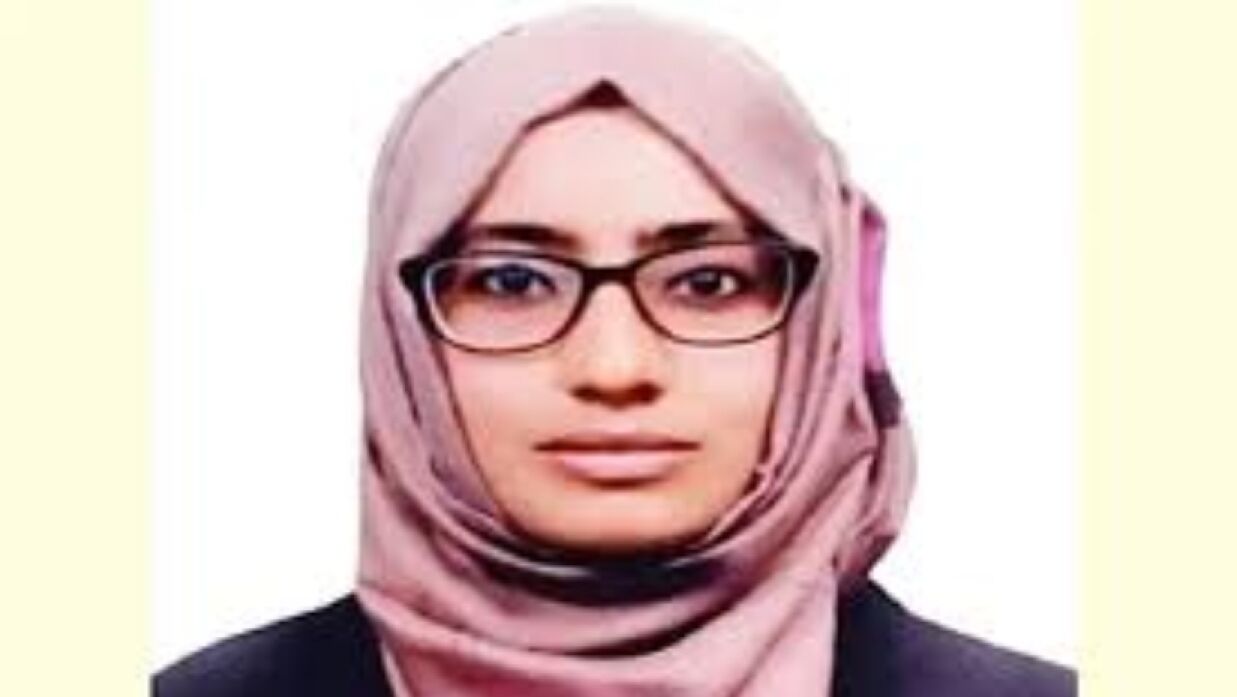 আত্মসমর্পণ করে জামিন পেলেন সেই ম্যাজিস্ট্রেট উর্মি