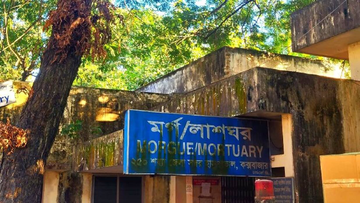 বন্ধ ঘরে ঝুলছিল কলেজছাত্রীর লাশ