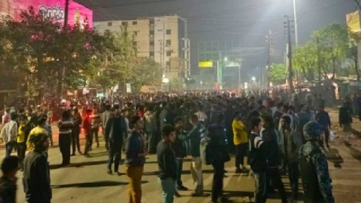 শিক্ষার্থী ও শ্রমিকদের সংঘর্ষের ঘটনা