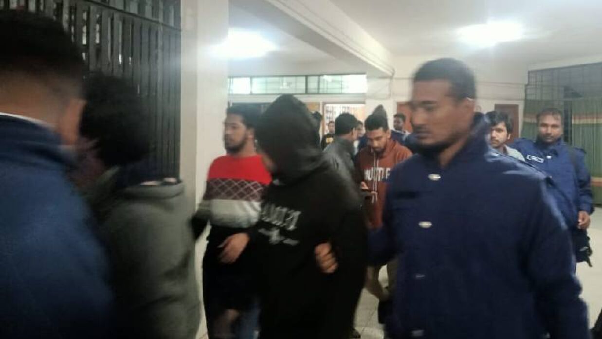 মাদক সেবনকালে আটক 