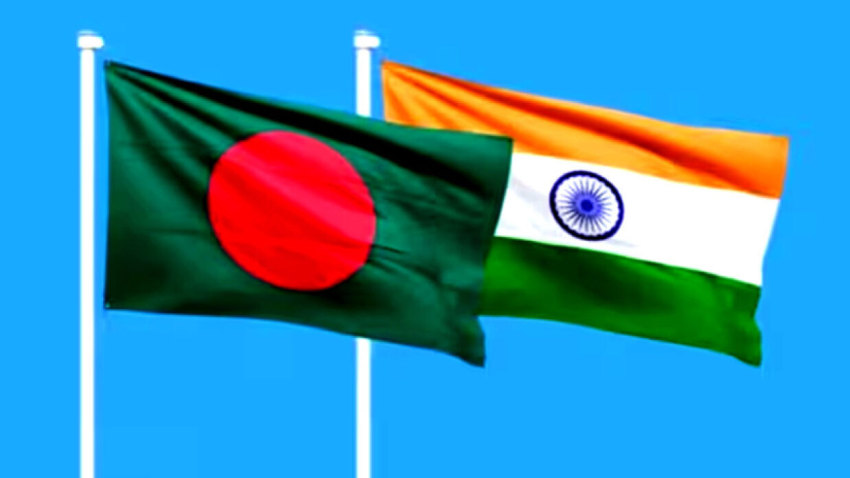 ভারত ও বাংলাদেশের পতাকা