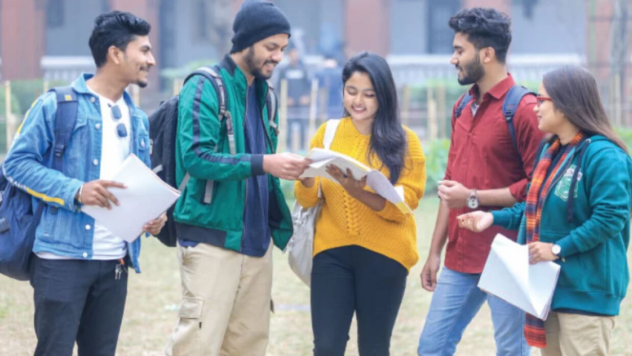 পাবলিক বিশ্ববিদ্যালয়গুলোয় ভর্তি পরীক্ষায় ভীষণ প্রতিযোগিতা