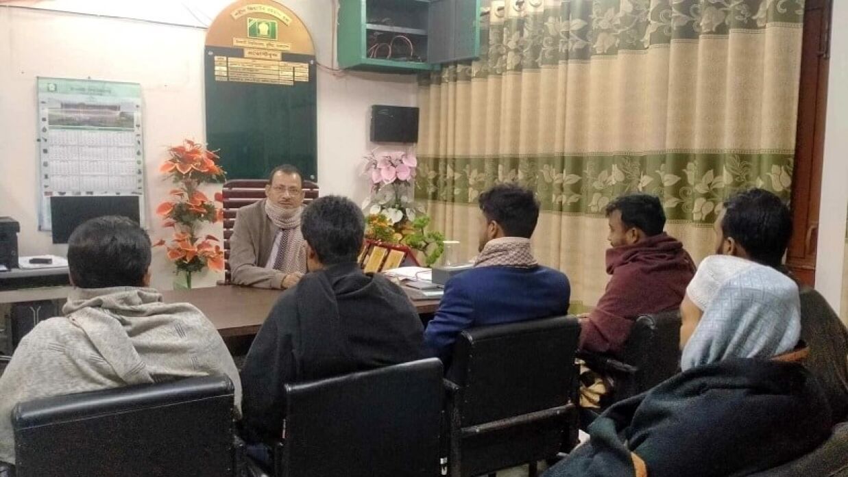 প্রভোস্ট কাউন্সিলের সভাপতি ও শহীদ জিয়াউর রহমান হলের প্রভোস্টের সঙ্গে শিবিরের নেতারা সাক্ষাৎ করেন