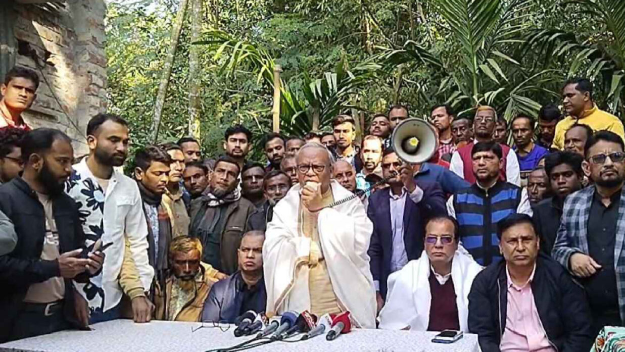 নিহত ফায়ার সার্ভিসের সোহানুর জামান নয়নের পরিবারের পাশে ‘আমরা বিএনপি পরিবার’-এর প্রতিনিধি দল