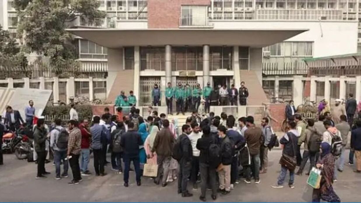 বাদ পড়া ক্যাডাররা সচিবালয়ে