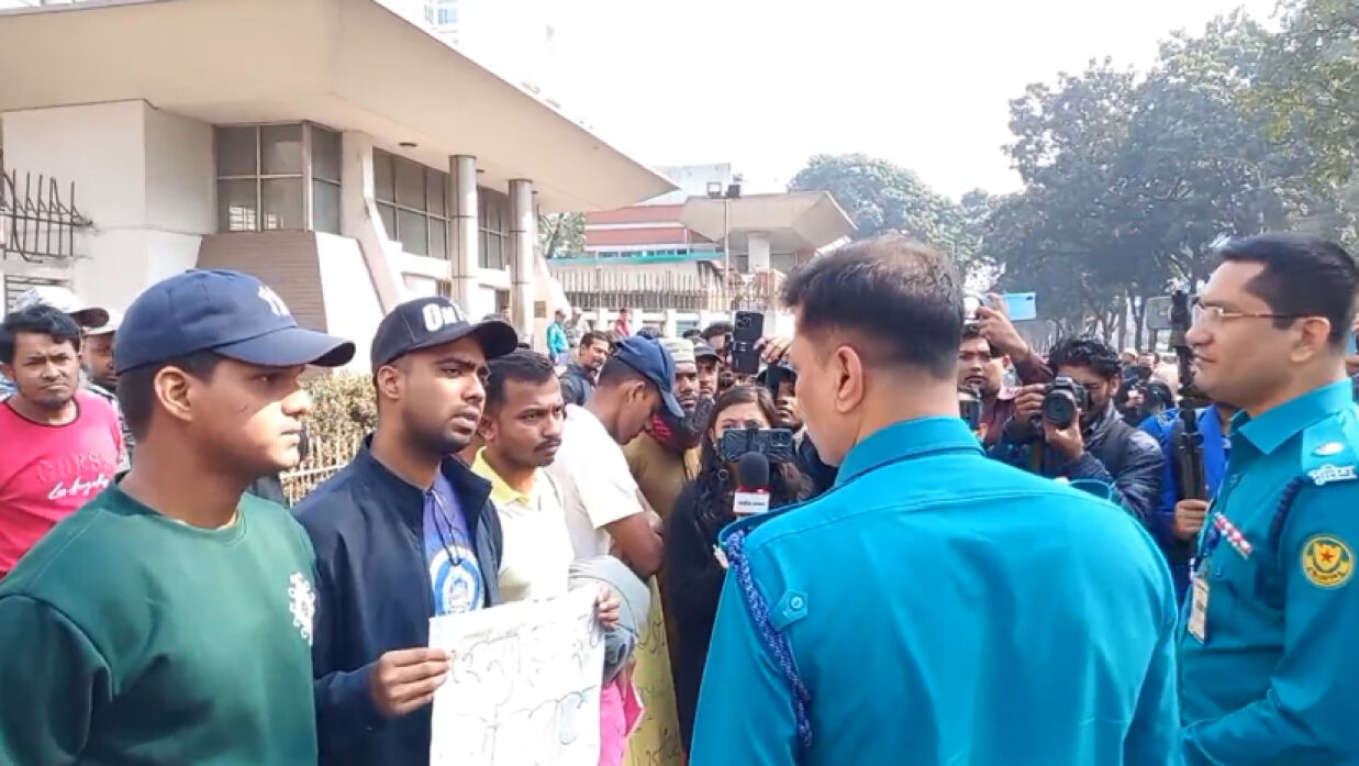 সারদায় অব্যাহতিপ্রাপ্ত এসআইদের অবস্থান