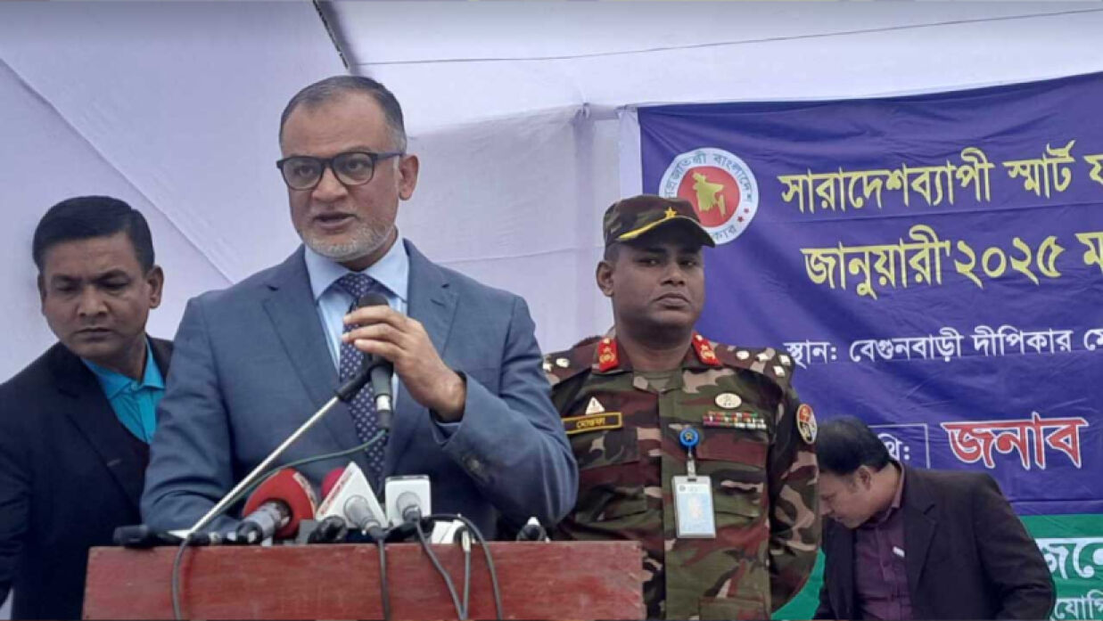 টিসিবির পণ্য বিক্রয় কার্যক্রম উদ্বোধনী অনুষ্ঠানে বাণিজ্য উপদেষ্টা শেখ বশিরউদ্দীন