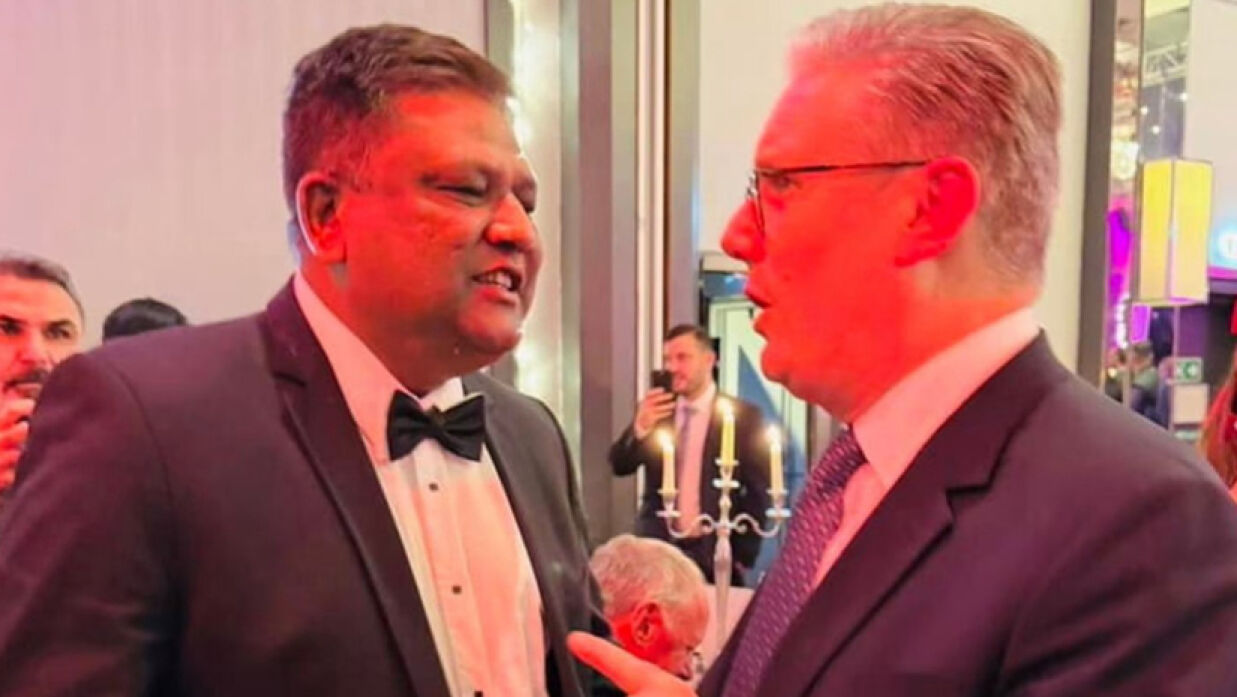 আওয়ামী লীগের নেতা আনোয়ারুজ্জামান ও ব্রিটিশ প্রধানমন্ত্রী কেয়ার স্টারমার