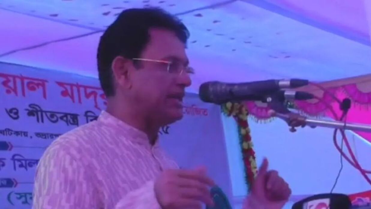 সাবেক শিক্ষামন্ত্রী প্রতিমন্ত্রী আ ন ম এহসানুল হক মিলন বক্তব্য রাখছেন