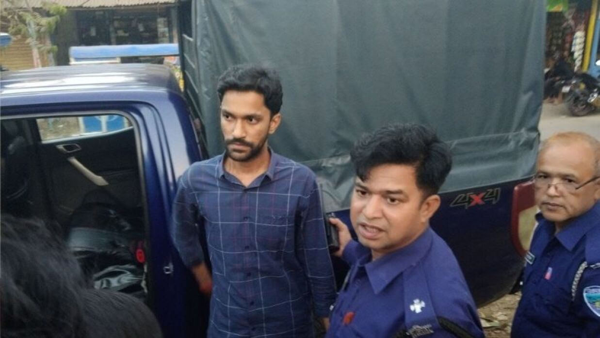 আটক ছাত্রলীগ কর্মী