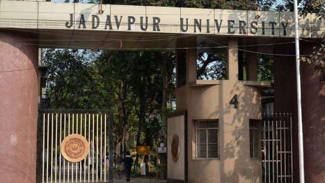 ব়্যাগিংয়ে অভিযুক্তদের মার্কশিট না দেওয়ার সিদ্ধান্ত এই বিশ্ববিদ্যালয়ের