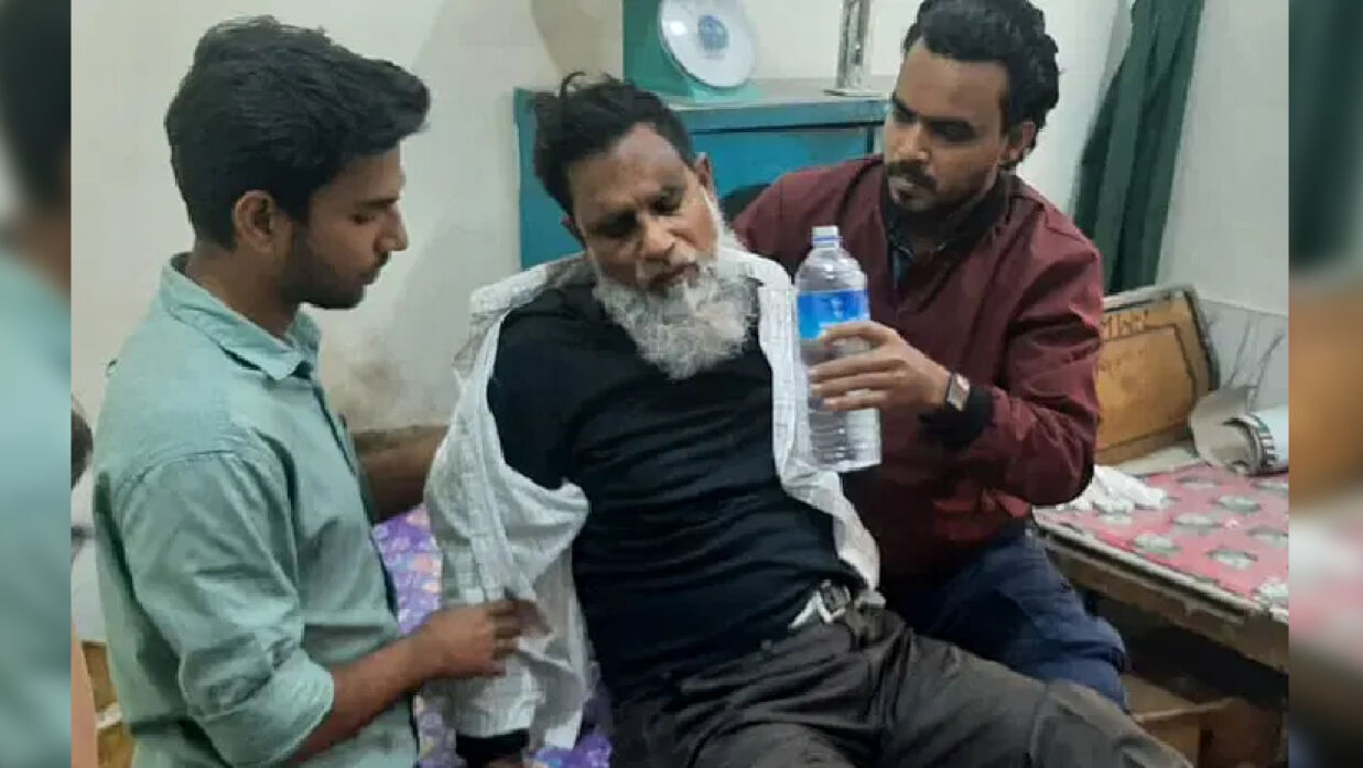 আহত প্রধান শিক্ষক