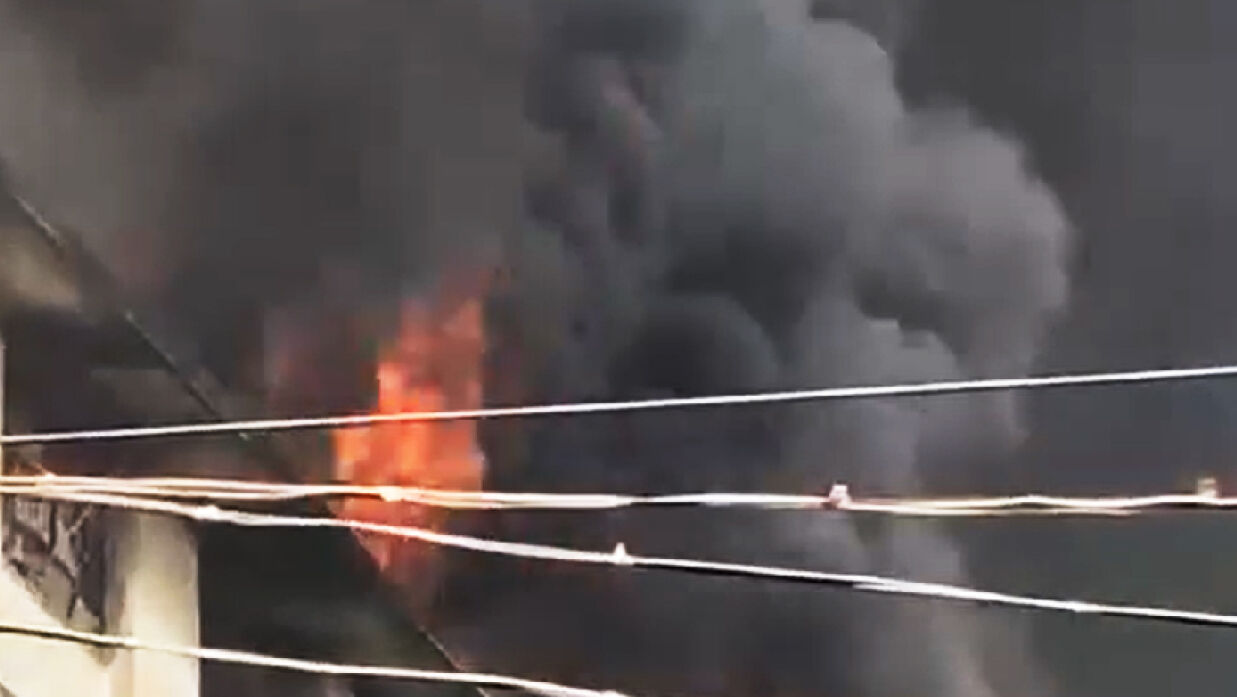 হাজারীবাগে ট্যানারির গোডাউনে আগুন