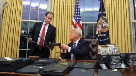 মেক্সিকো সীমান্তে ‘জরুরি অবস্থা’ জারি ট্রাম্পের