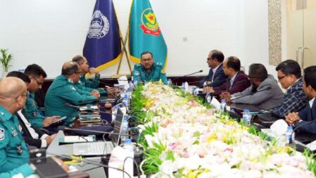 পুলিশের সব ইউনিটে একই পোশাক থাকবে: ডিএমপি কমিশনার