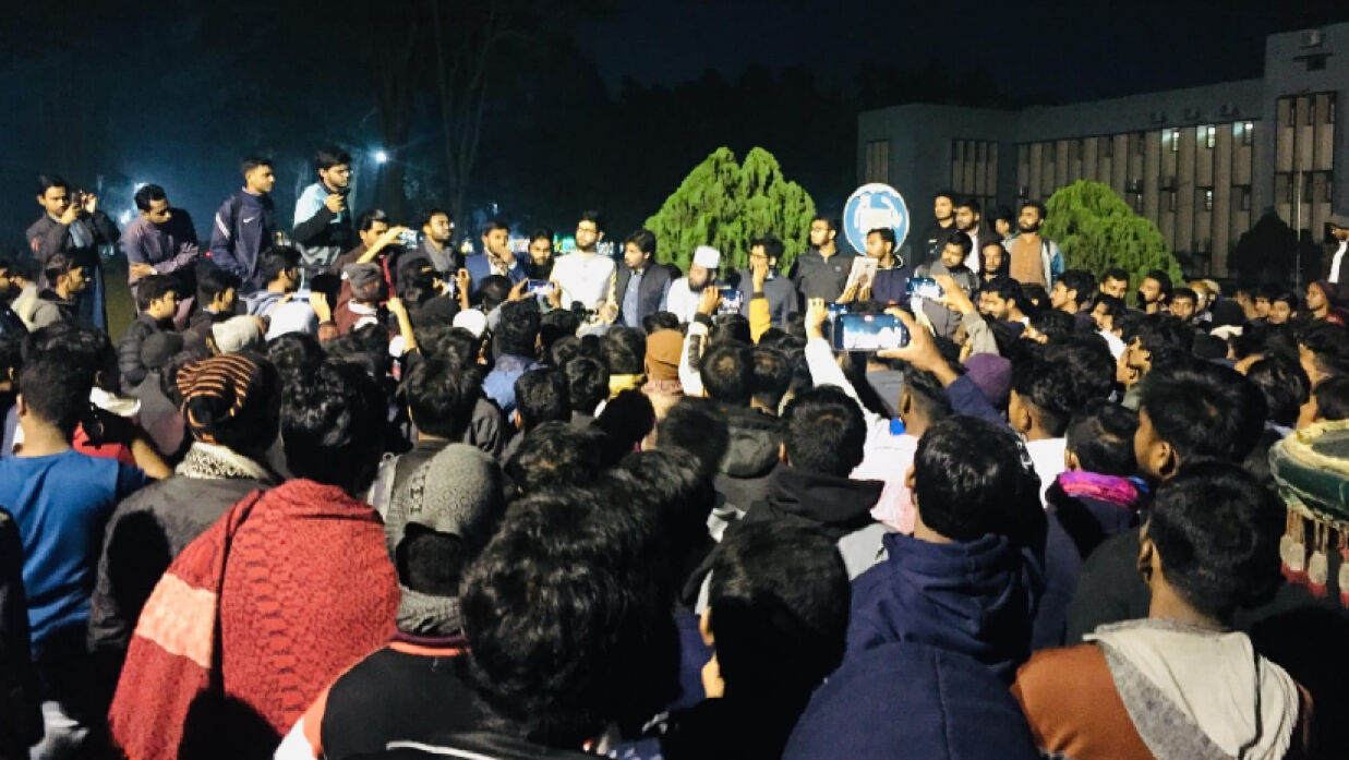 শিবিরের বিক্ষোভ