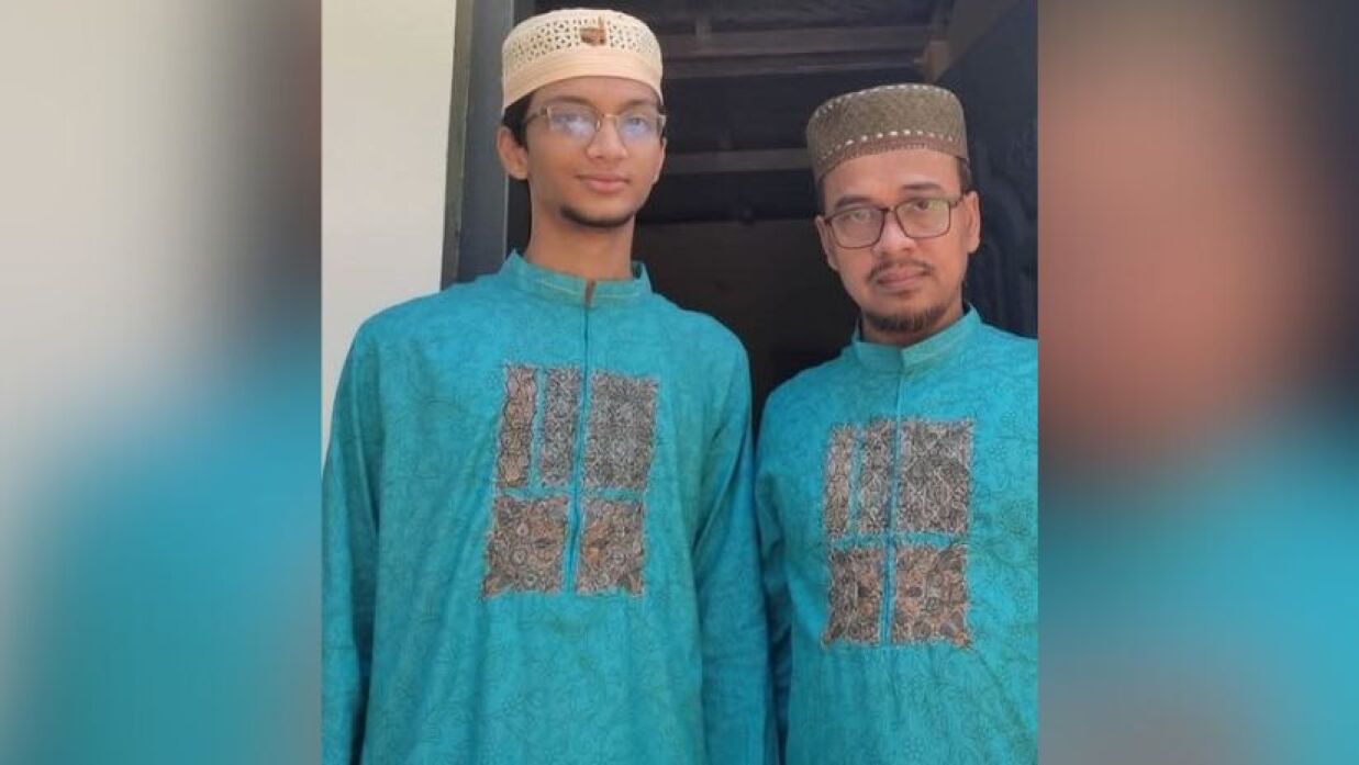 রায়ান সাদ আল হক (বামে) ও ঢাবি অধ্যাপক ড. যুবাইর মুহাম্মদ এহসানুল হক (ডানে)