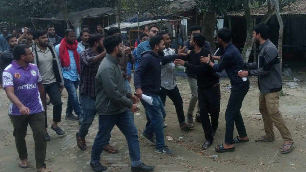 ছাত্রলীগের হামলা