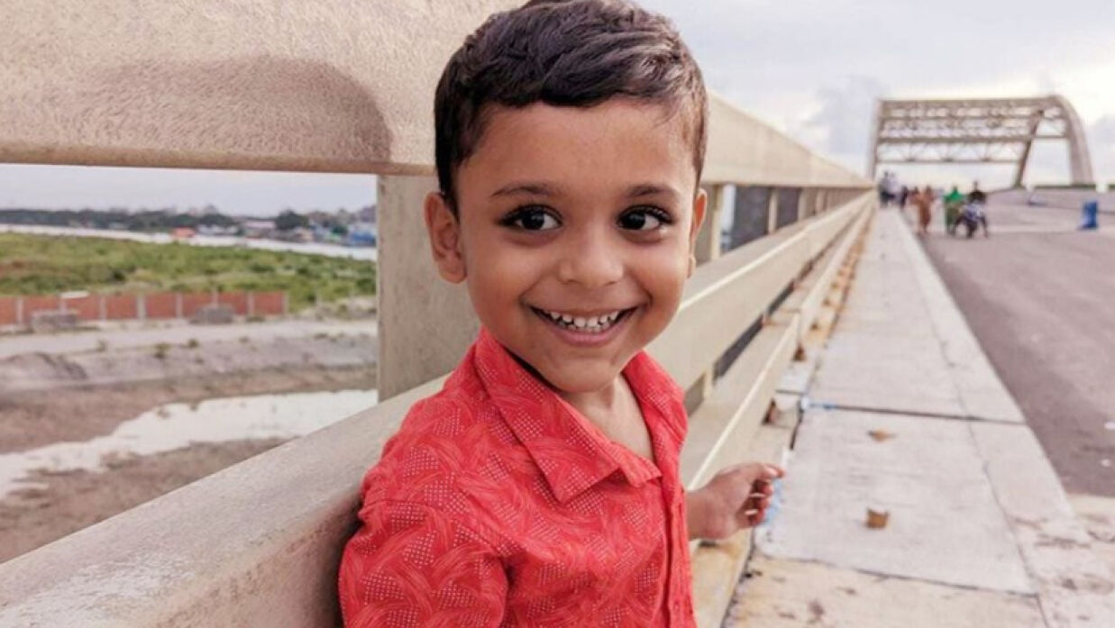 আয়ান আহমেদ