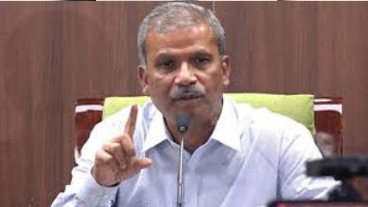 আইন উপদেষ্টা আসিফ নজরুল