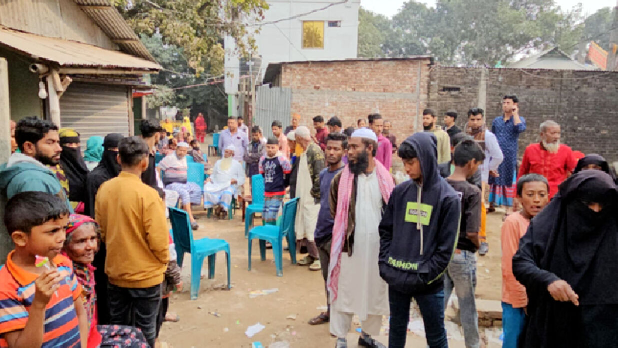 ঘরে ঢুকে মাদরাসা ছাত্রীকে কুপিয়ে হত্যা, মা গুরুতর আহত