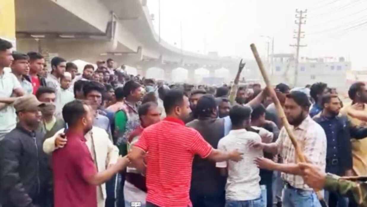 নারায়ণগঞ্জের রূপগঞ্জে পাইকারি আড়তের দখল নিয়ে মঙ্গলবার দুই পক্ষের মধ্যে সংঘর্ষ
