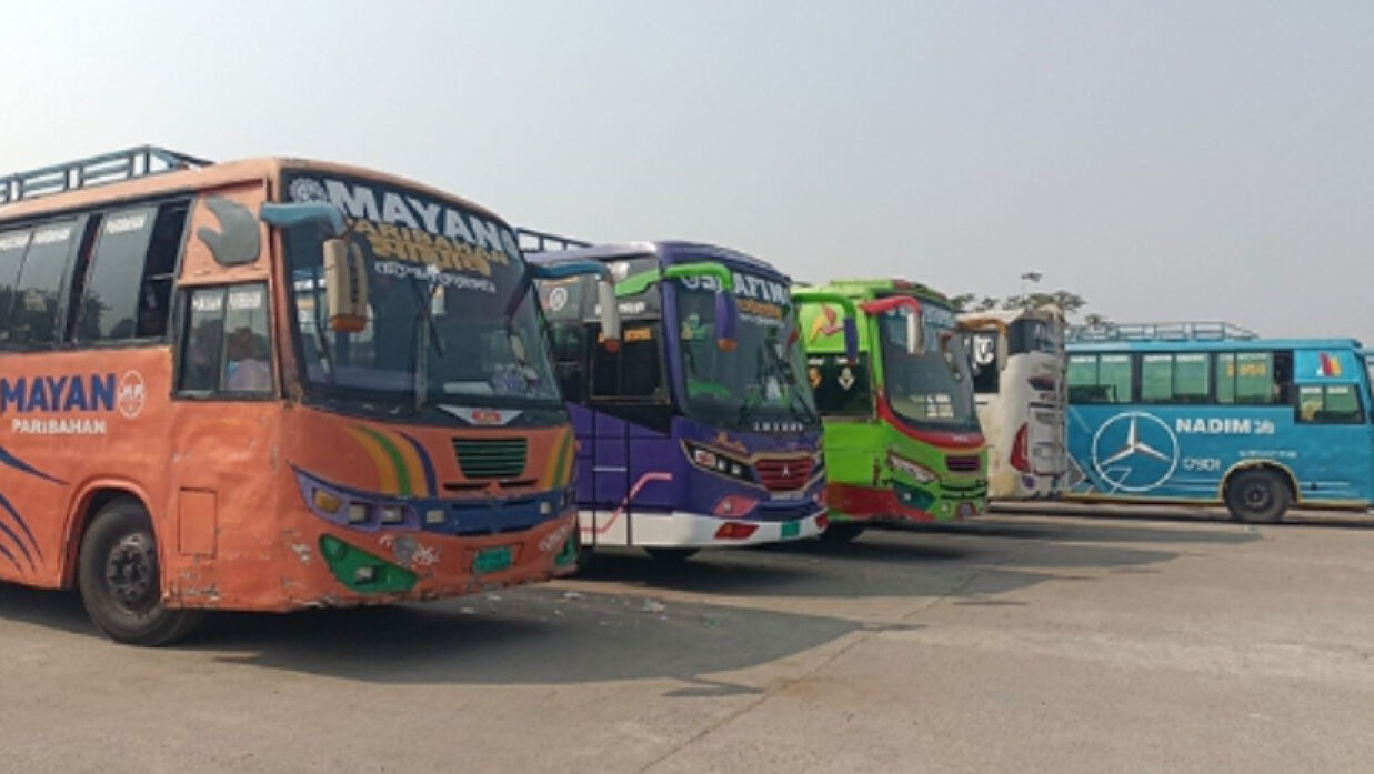 বরগুনায় চলছে অনির্দিষ্টকালের বাস ধর্মঘট