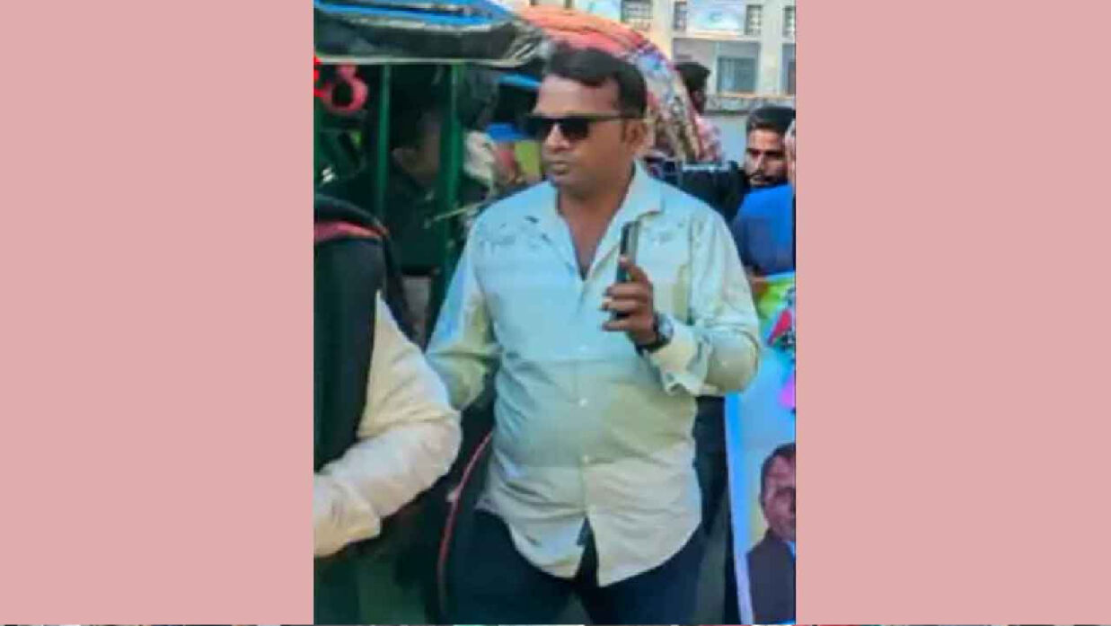 ‘ডিসি-থানা সব বুকিং করে ফেলাইছি, আমাগো কথা ছাড়া পুলিশ আইলে বাইন্দা থুমু’