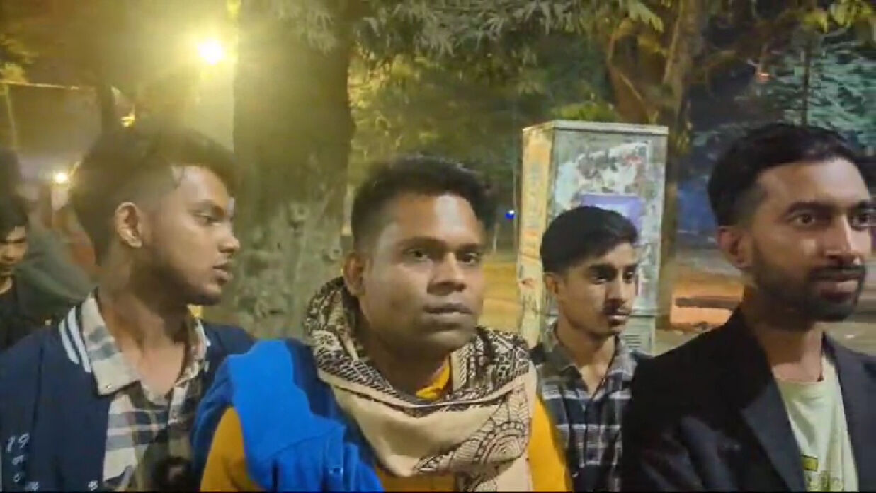 ঢাবি থেকে আট ৫ জন