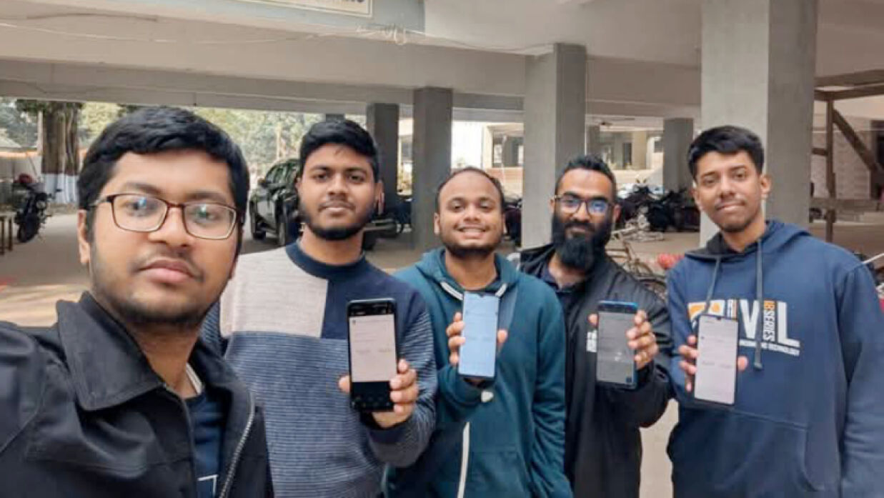 রাজশাহী প্রকৌশল ও প্রযুক্তি বিশ্ববিদ্যালয়ের শিক্ষার্থীরা