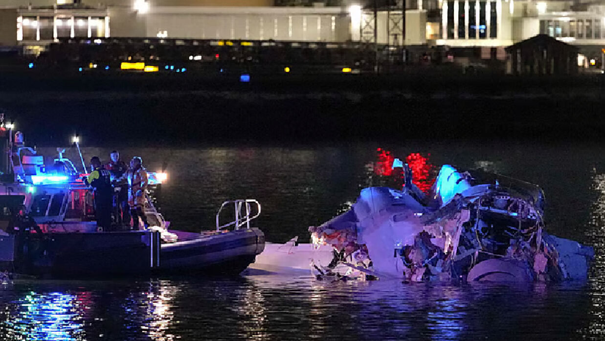 পটোম্যাক নদীতে উদ্ধার তৎপরতা চলছে