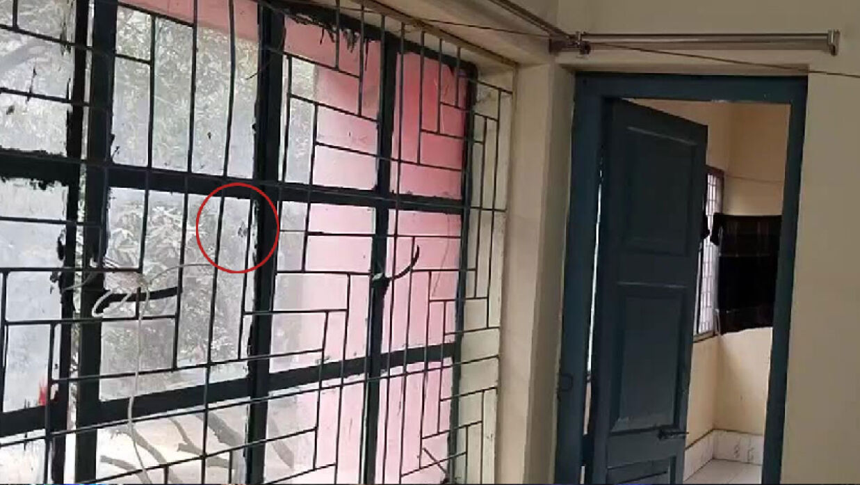 সহকারী কমিশনারের বাসায় দুর্বৃত্তের গুলি