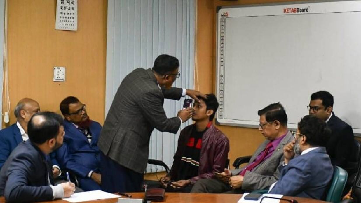 মেডিকেল বোর্ডে বেরোবির আহত শিক্ষার্থীরা