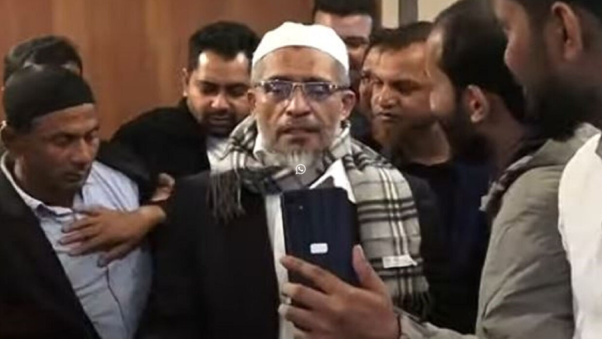 সৌদি আরবে যাওয়ার পথে হঠাৎ অসুস্থ হয়ে দুবাই হাসপাতালে ভর্তি হয়েছেন সাবেক স্বরাষ্ট্র প্রতিমন্ত্রী লুৎফুজ্জামান বাবর