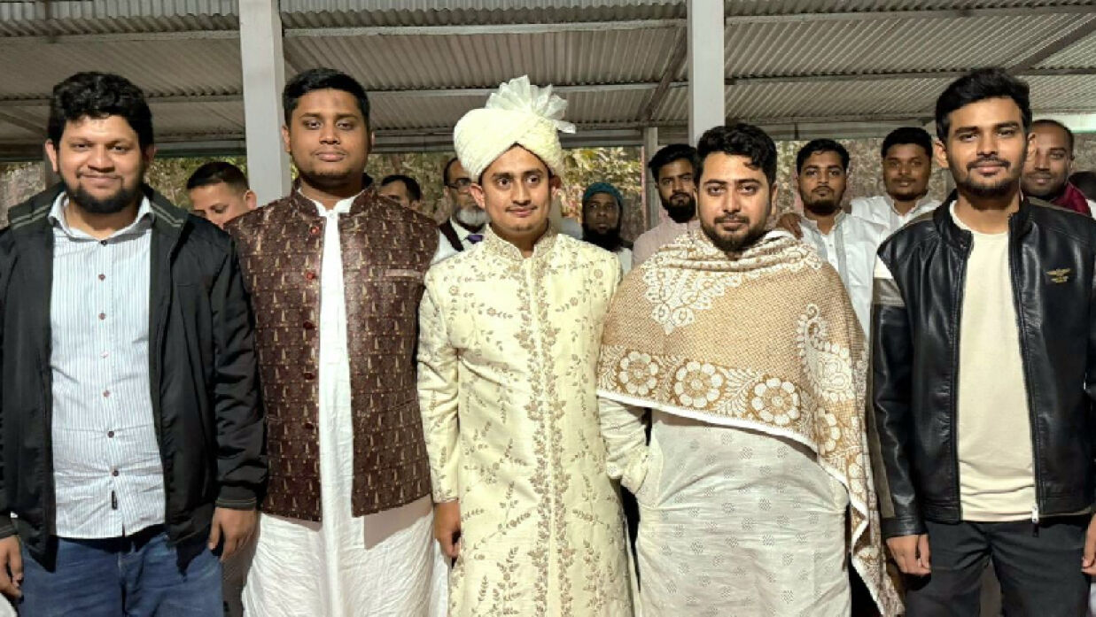 বিয়ে করলেন সারজিস আলম
