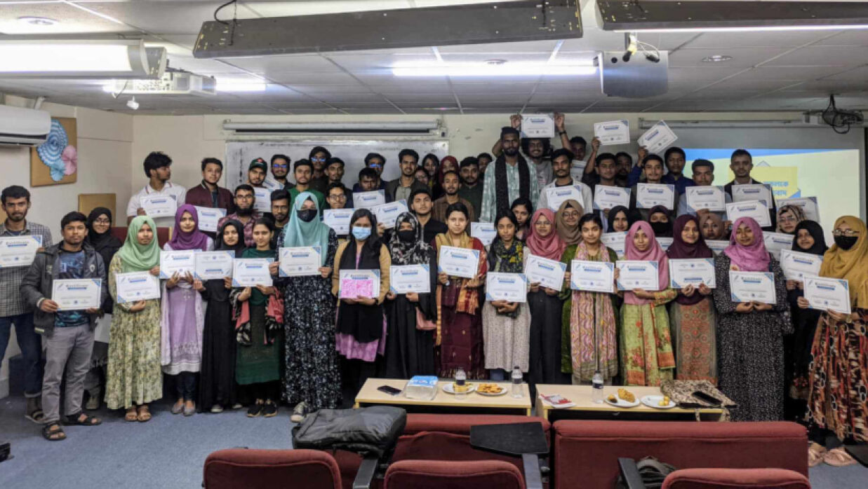 শতাধিক শিক্ষার্থীকে প্রশিক্ষণ দিল জবি ফিচার কলাম রাইটার্স