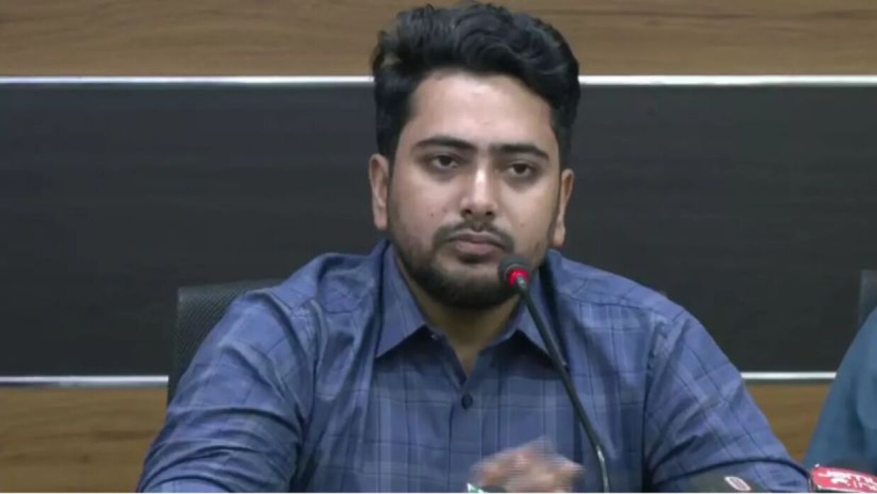 তথ্য উপদেষ্টা নাহিদ ইসলাম
