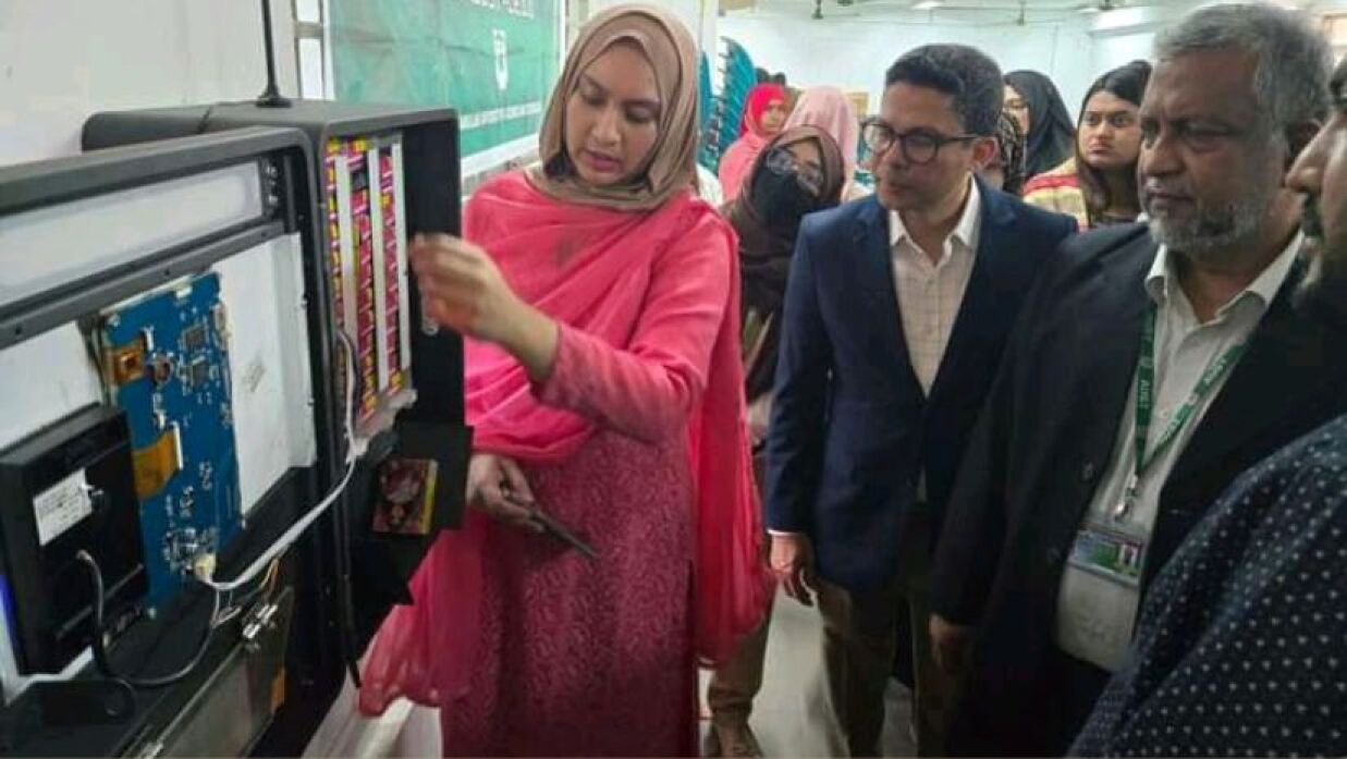 অস্টে স্মার্ট স্যানিটারি ন্যাপকিন ভেন্ডিং মেশিন