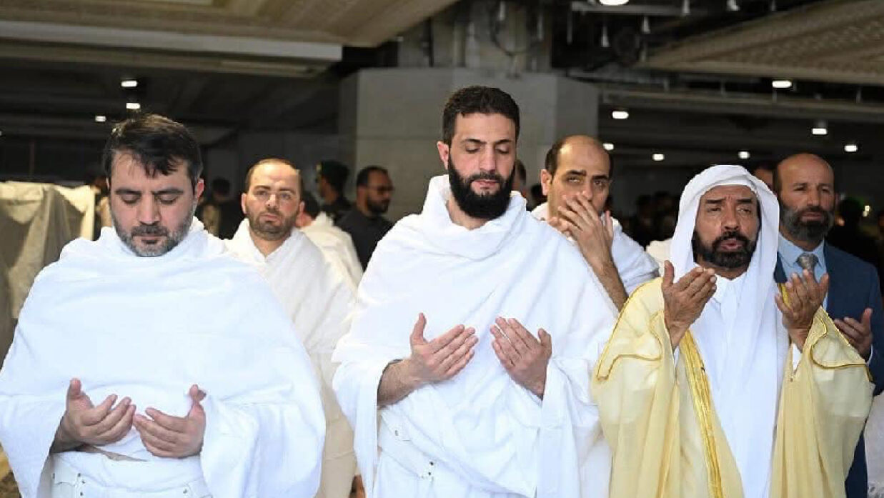 ওমরাহ পালন করেন আহমেদ আল-শারা 