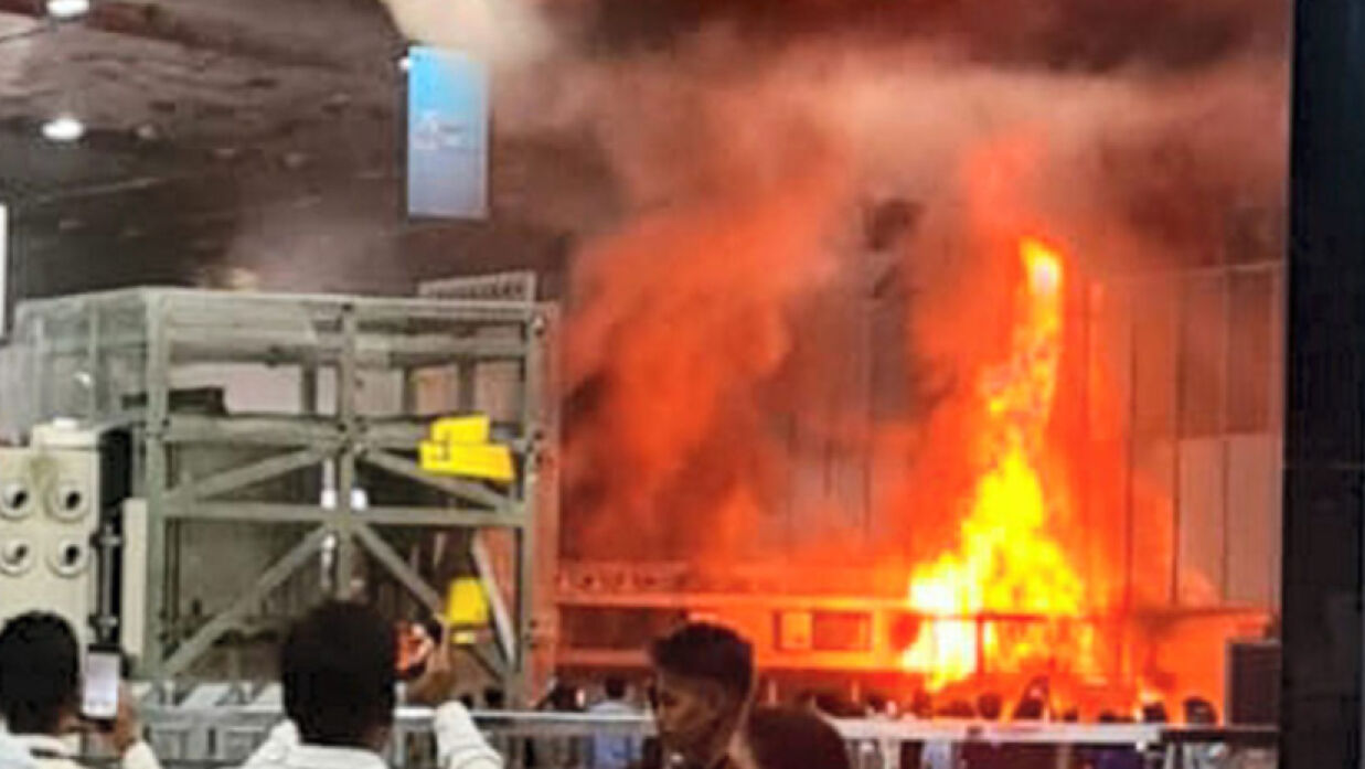 কলকাতা বিমানবন্দরে ভয়াবহ আগুন