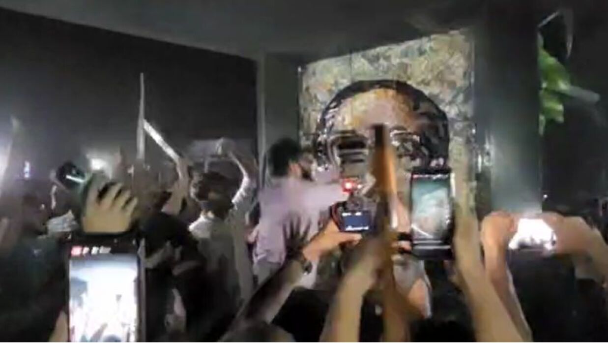 ধানমন্ডি-৩২ নম্বর বাড়িতে ভাঙচুর