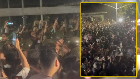 ছাত্র-জনতার বিক্ষোভের মুখে পিছু হটল সেনাবাহিনী