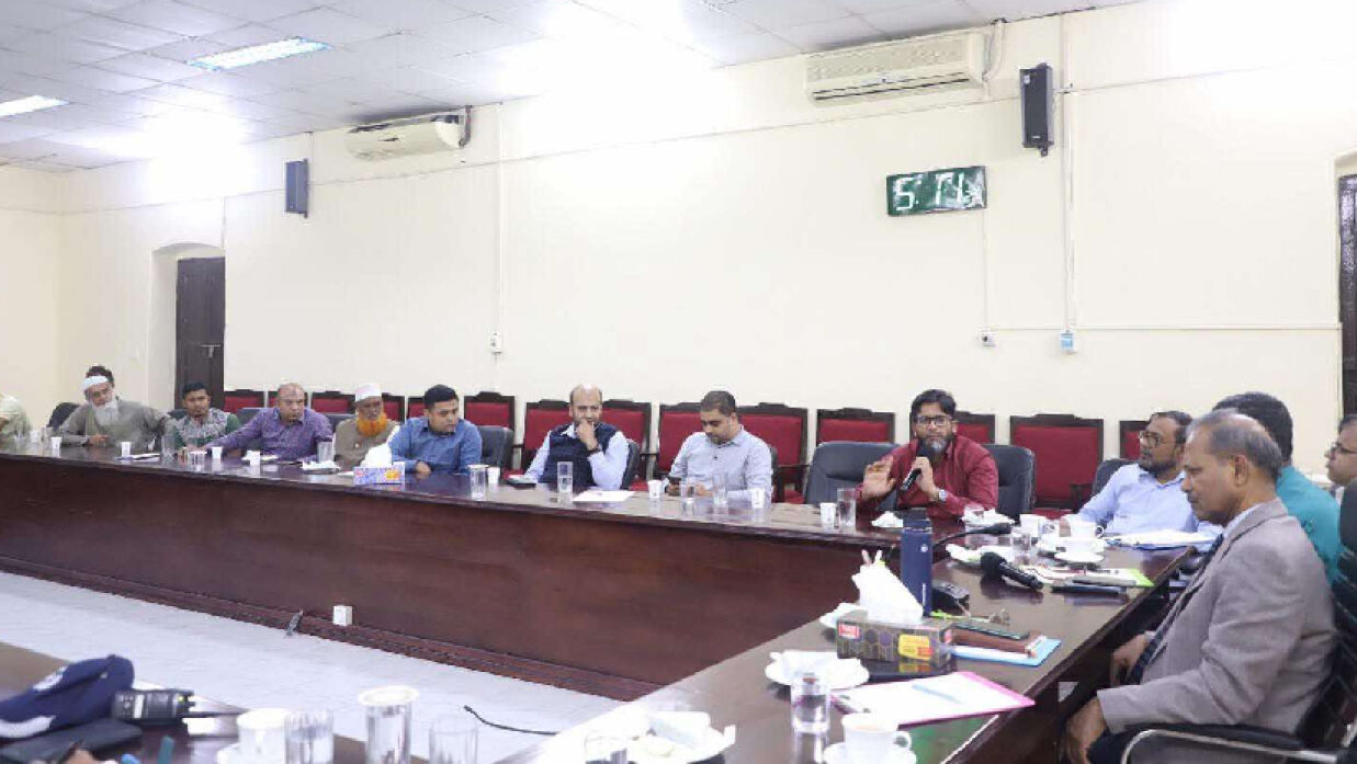 মতবিনিময় সভায় উপস্থিত অতিথিবৃন্দ