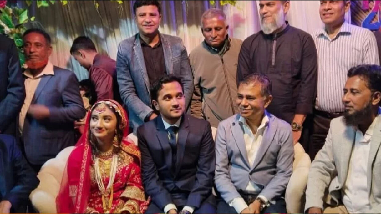 বিয়ে করেছেন মীর স্নিগ্ধ