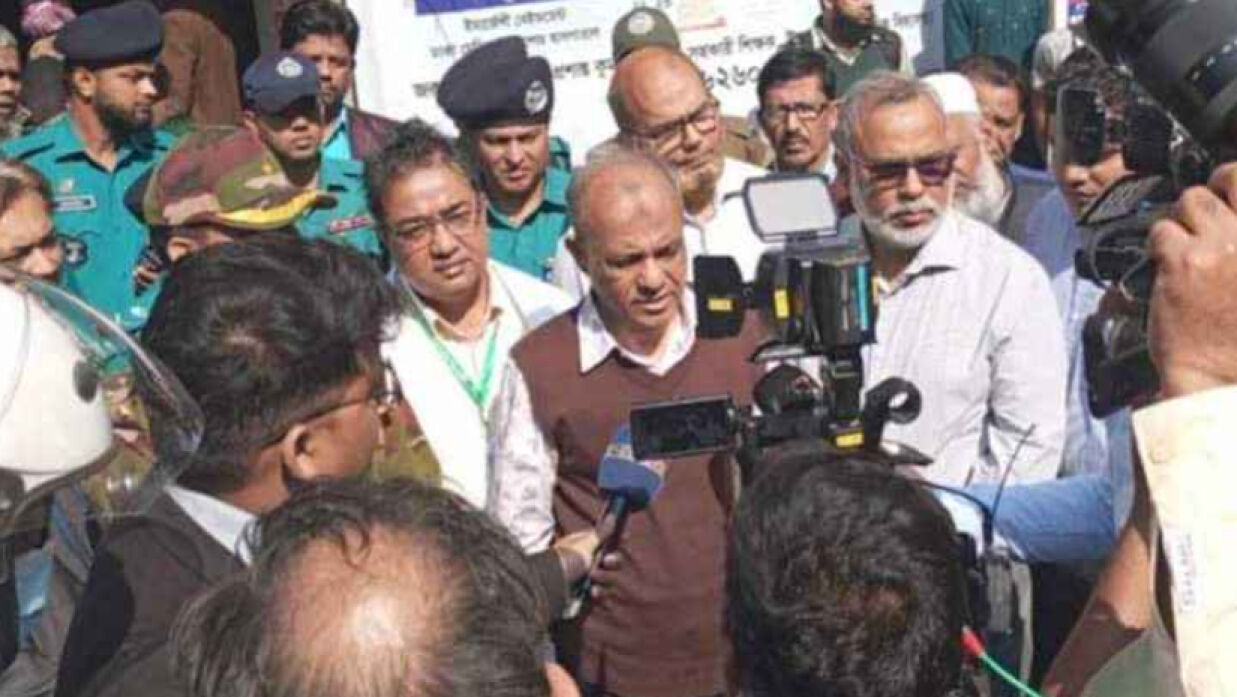 স্বরাষ্ট্র উপদেষ্টা লেফটেন্যান্ট জেনারেল মো. জাহাঙ্গীর আলম চৌধুরী (অব.)