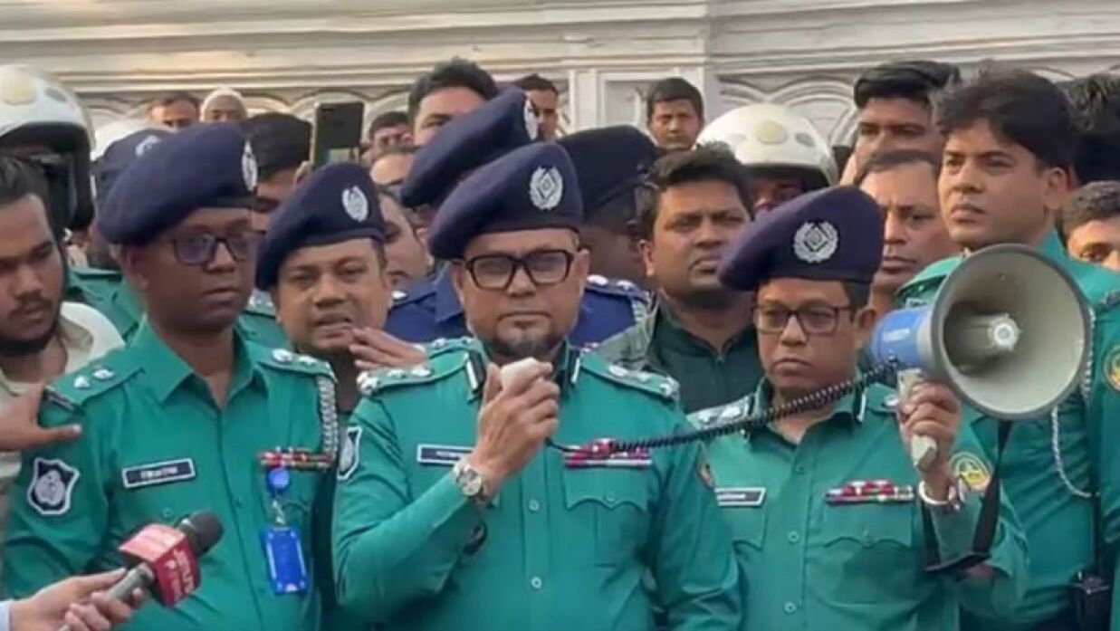 গাজীপুর মহানগর পুলিশের (জিএমপি) কমিশনার নাজমুল করিম খান