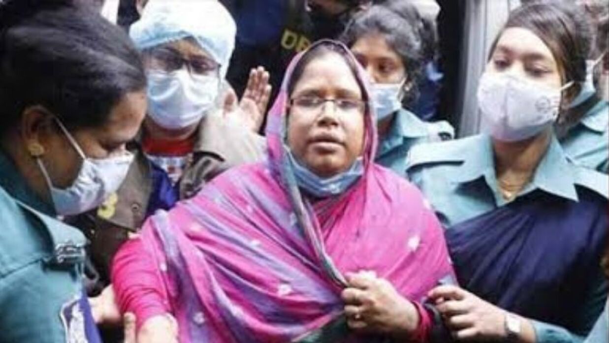 বিতর্কিত কর্মকর্তা শারমিন