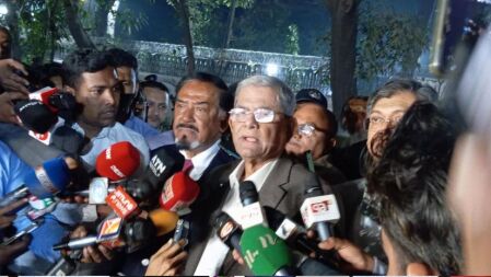 আগামী ডিসেম্বরের মধ্যে নির্বাচন দেওয়ার জন্য কাজ করছে সরকার