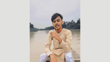 ‘আব্বা আমি আর বাঁচমু না, আমাকে মাফ করে দিও...’