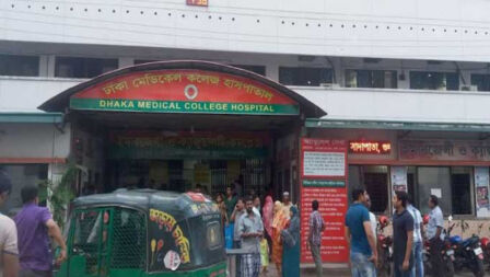 বইমেলায় অসুস্থ হয়ে নারীর মৃত্যু